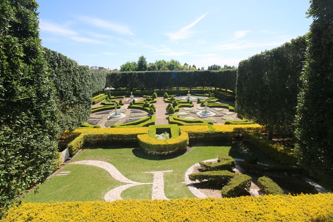 PROFICIENCY AWARD IN GARDEN HISTORY AND NOTABLE GARDENS VHT063